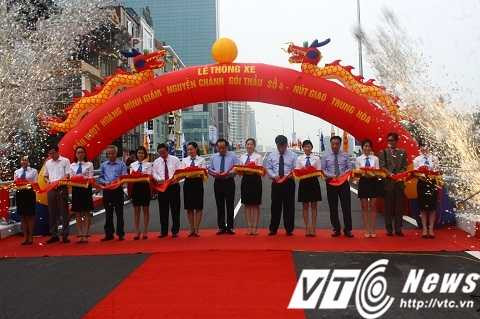 Sáng 18/1, TP Hà Nội tổ chức lễ thông xe kỹ thuật cầu vượt nút giao trung tâm quận Long Biên, kết nối quốc lộ 5 qua đường Nguyễn Văn Linh sang sân bay Nội Bài.