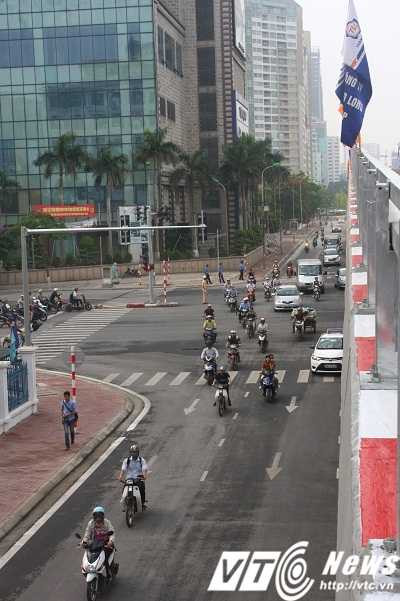 Cận cảnh thông xe cầu vượt thép thứ 8 ở Thủ đô