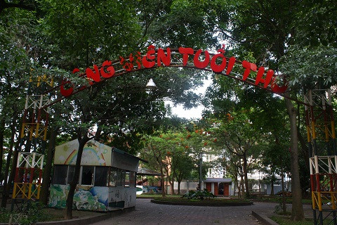 Công viên tuổi thể giờ chỉ còn là bãi đậu xe công cộng.