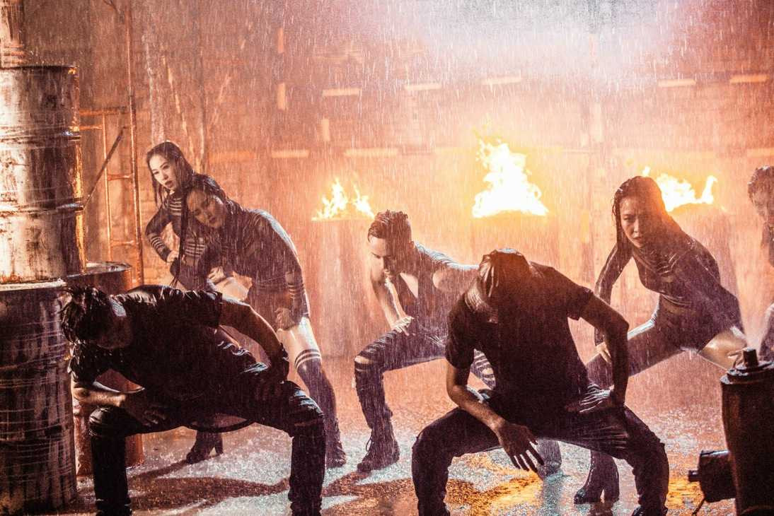 Cao Thái Sơn ngất xỉu vì sốc nhiệt khi quay MV khủng