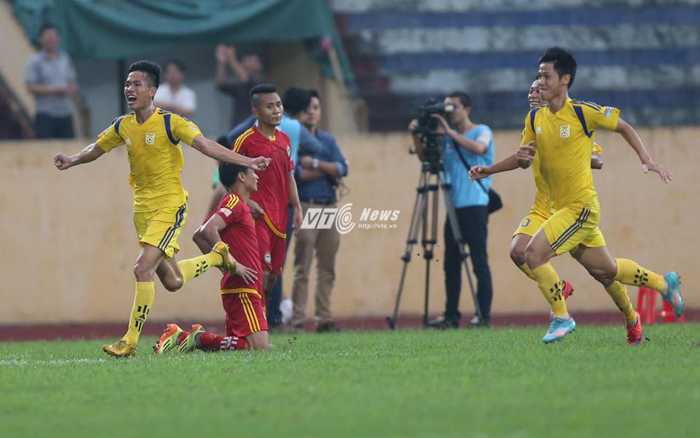 Nam Định thắng Phú Yên