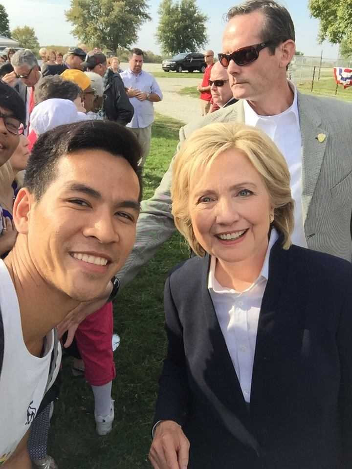 Bức ảnh do Cù Huy Hiệp chụp cùng bà Hilarry Clinton