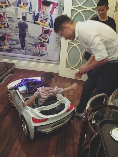 Một trong những món quà Chí Nhân tặng con trai.