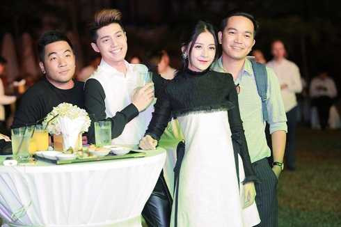 Chi Pu xinh đẹp rạng rỡ bên Hari Won và Noo Phước Thịnh