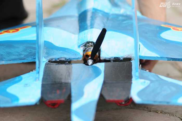 Động cơ cánh quạt làm nhiệm vụ đẩy của máy bay