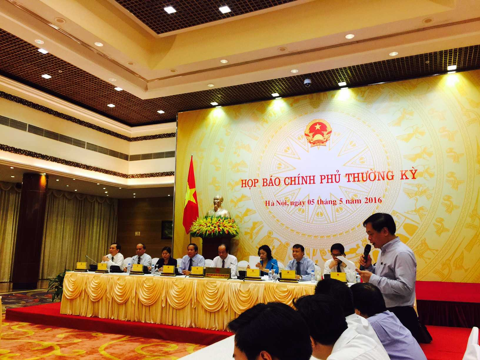 Buổi họp báo thường kỳ tháng 4. Ảnh: Châu Anh