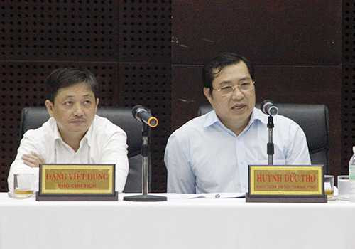 Ông Huỳnh Đức Thơ cùng Phó chủ tịch thành phố Đặng Việt Dũng đồng chủ trì hội nghị. Ảnh: V.Đ.