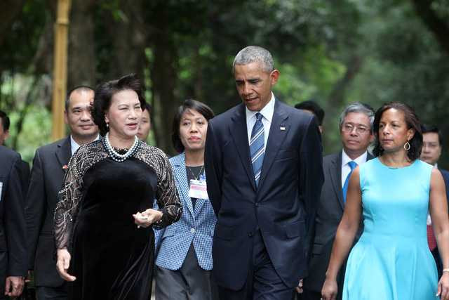 Tổng thống Obama tiếp xúc với Chủ tịch Quốc hội Nguyễn Thị Kim Ngân - Ảnh: Dân trí
