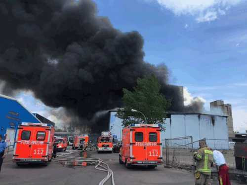 Xe cứu hỏa tại hiện trường. Ảnh: RBB