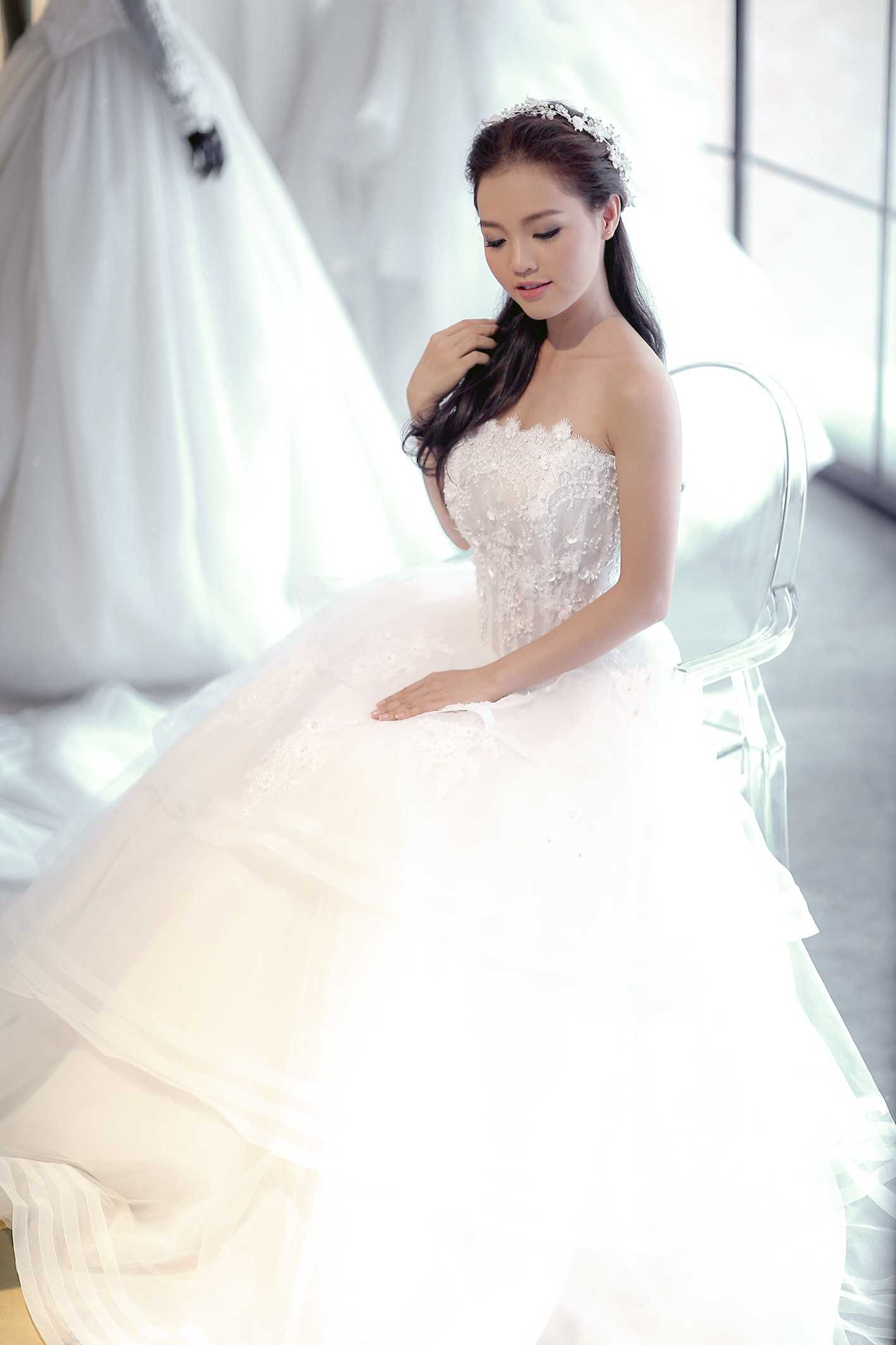 Chung Thanh Phong chăm chút ảnh cưới cho Quang Tuấn – Linh Phi