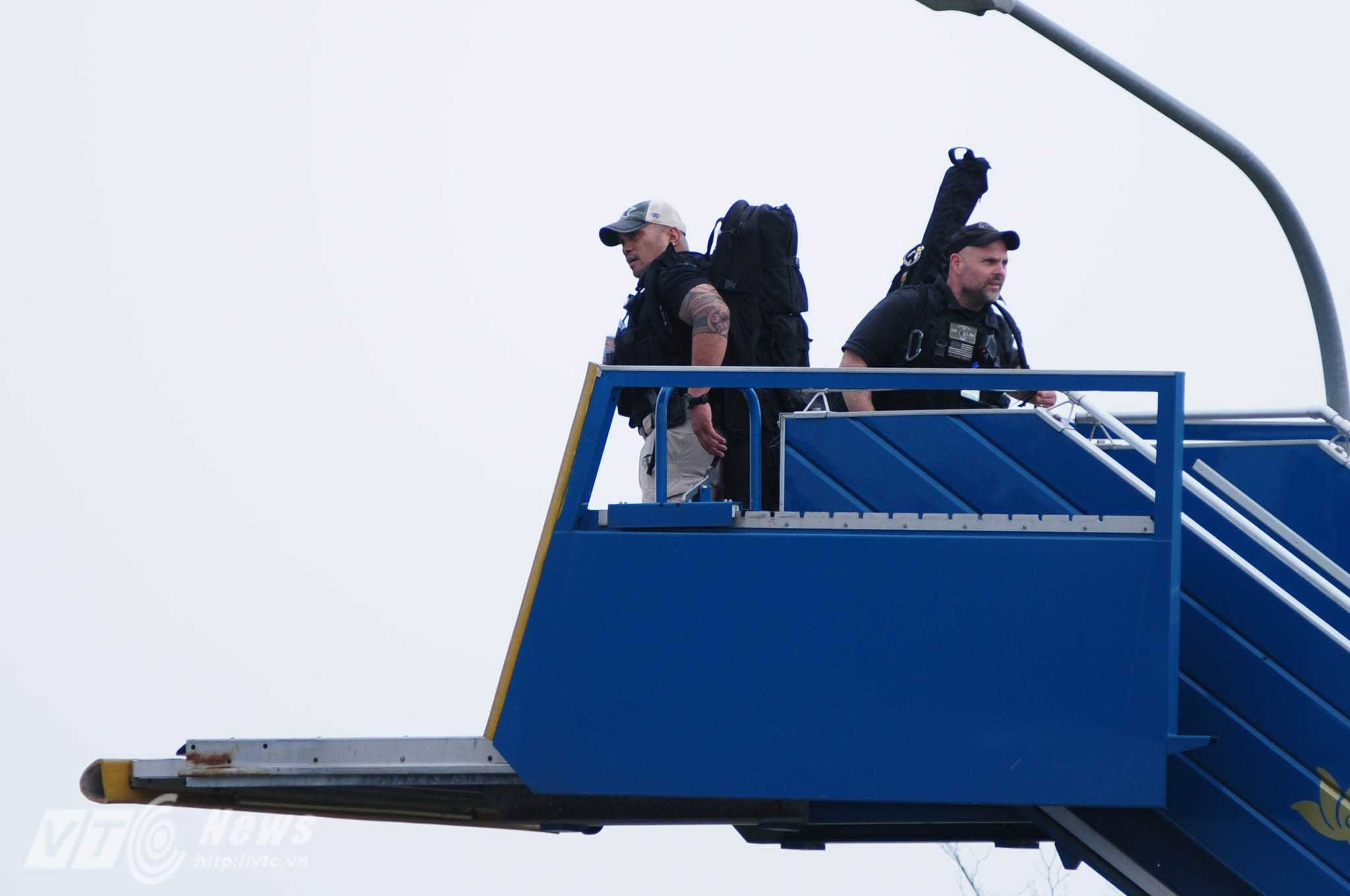 Chốt chặn trên các điểm cao - Ảnh: Tùng Đinh