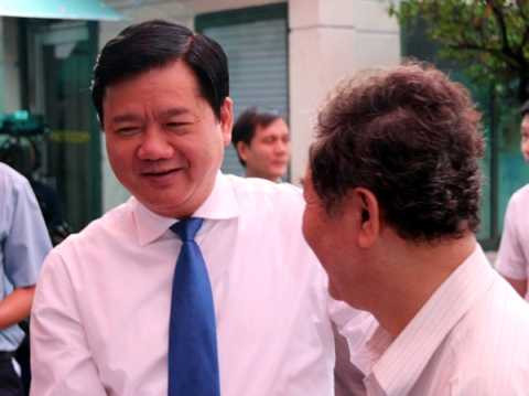 Ông Đinh La Thăng bầu cử tại quận 3, TP HCM. Ảnh: Hữu Công Ông Đinh La Thăng bầu cử tại quận 3, TP HCM. Ảnh: Hữu Công