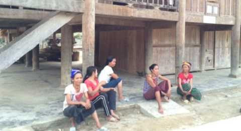 Người dân xã Xá Lượng, huyện Tương Dương chưa hết xôn xao về thông tin dấu hiệu bắt cóc trẻ em