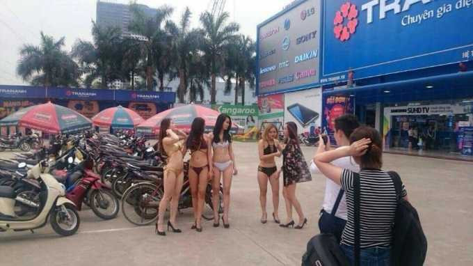 Dàn PG mặc bikini ở Trần Anh Dàn PG mặc bikini ở Trần Anh