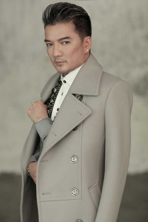 Đàm Vĩnh Hưng kể chuyện tình bí ẩn 14 năm về trước trong đêm nhạc.