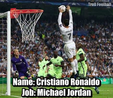 Lẽ ra anh đã mang về cho đội nhà tận 2 điểm, nếu như đây là môn bóng rổ