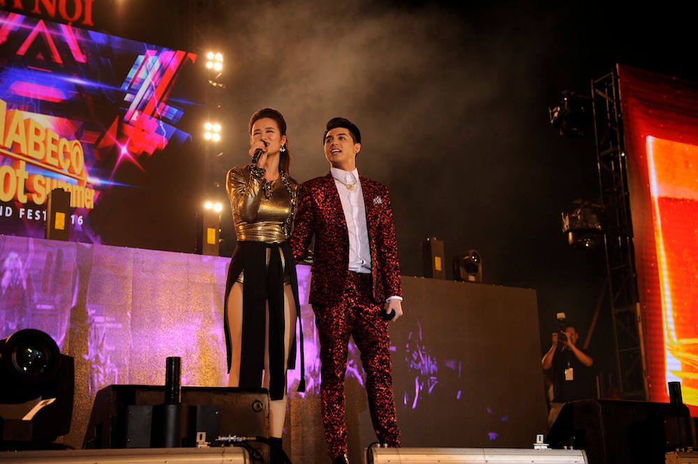 Dàn sao The Remix 'đốt cháy' khán giả tại Quảng Ninh