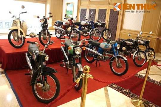 Trên thực tế, những chiếc xe này có tên mã chính xác được Honda gọi rất khác nhau, từ C110, SS50, S50, S90 tới CD50, CD90,... Tất cả 10 chiếc xe này đều thuộc sở hữu của một nhà sưu tập giấu tên và đang trong tình trạng hoàn hảo và zin hoàn toàn. Để có được bộ sưu tập này, anh đã phải săn lùng từ Bắc vào Năm và thậm chí còn nhờ cậy vào các nguồn nước ngoài. 