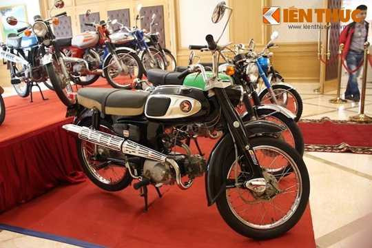 Sau thành công của Super Cub, Honda đã tiếp tục phát triển một dòng xe côn tay với động cơ dùng xú-páp dạng cò đẩy (OHV) tương tự và đặt tên là C110. Năm 1965, dòng xe S65 với thiết kế cải tiến từ C110, nhưng có động cơ có van điều khiển bằng trục cam (OHC) đã ra đời. 