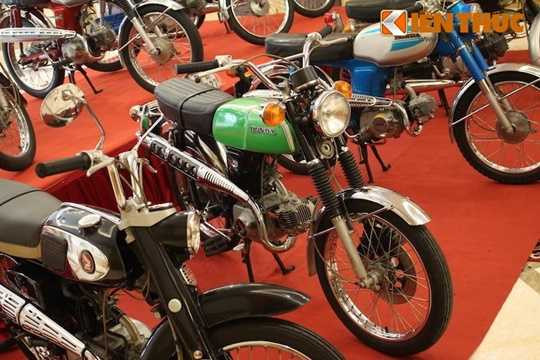 Đây chính là dòng xe Honda 67 mà người Việt Nam đã quá quen thuộc. Tuy nhiên trong dòng SS50 cũng có rất nhiều các phiên bản khác nhau tùy theo từng quốc gia và năm sản xuất, chẳng hạn như cafe racer, scrambler, phanh đùm hoặc phanh đĩa phía trước... 