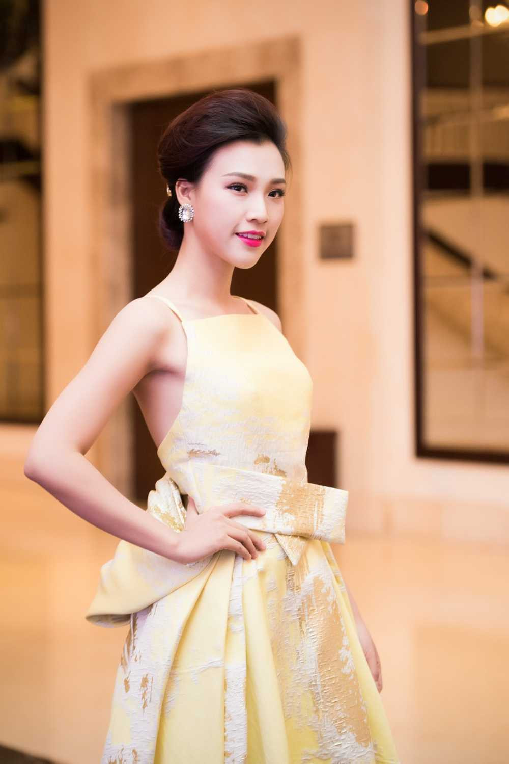 Đặng Thu Thảo ngồi ghế giám khảo vòng chung khảo Hoa hậu Việt Nam 2016