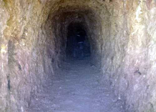 Đường hầm xuyên núi của Bí thư Liếc. Ảnh: Tiến Hùng.