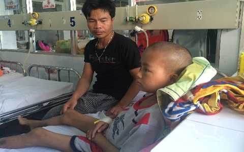 Bệnh nhân bị sán dải lợn làm tổ trong não gây nhức đầu dữ dội và liệt nửa người. Ảnh Vnexpress Bệnh nhân bị sán dải lợn làm tổ trong não gây nhức đầu dữ dội và liệt nửa người. Ảnh Vnexpress