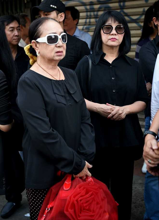 Ca sỹ Hồng Vân và Cẩm Vân