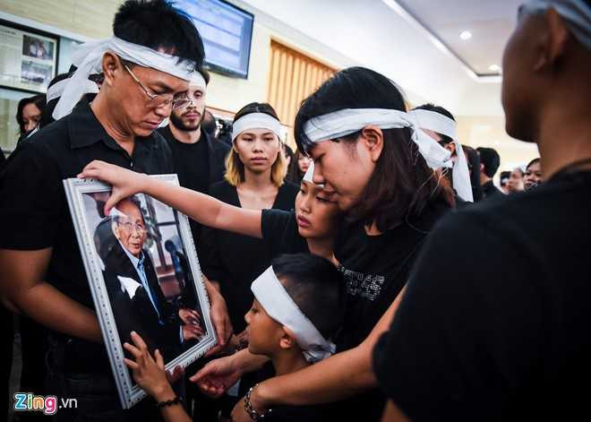 Không khí đau thương bao trùm tang lễ của vị nhạc sỹ đáng kính