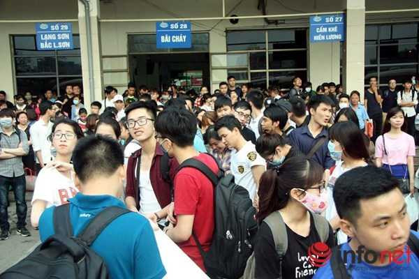 Nhu cầu đi lại của người dân trong dịp nghỉ lễ tăng rất cao.