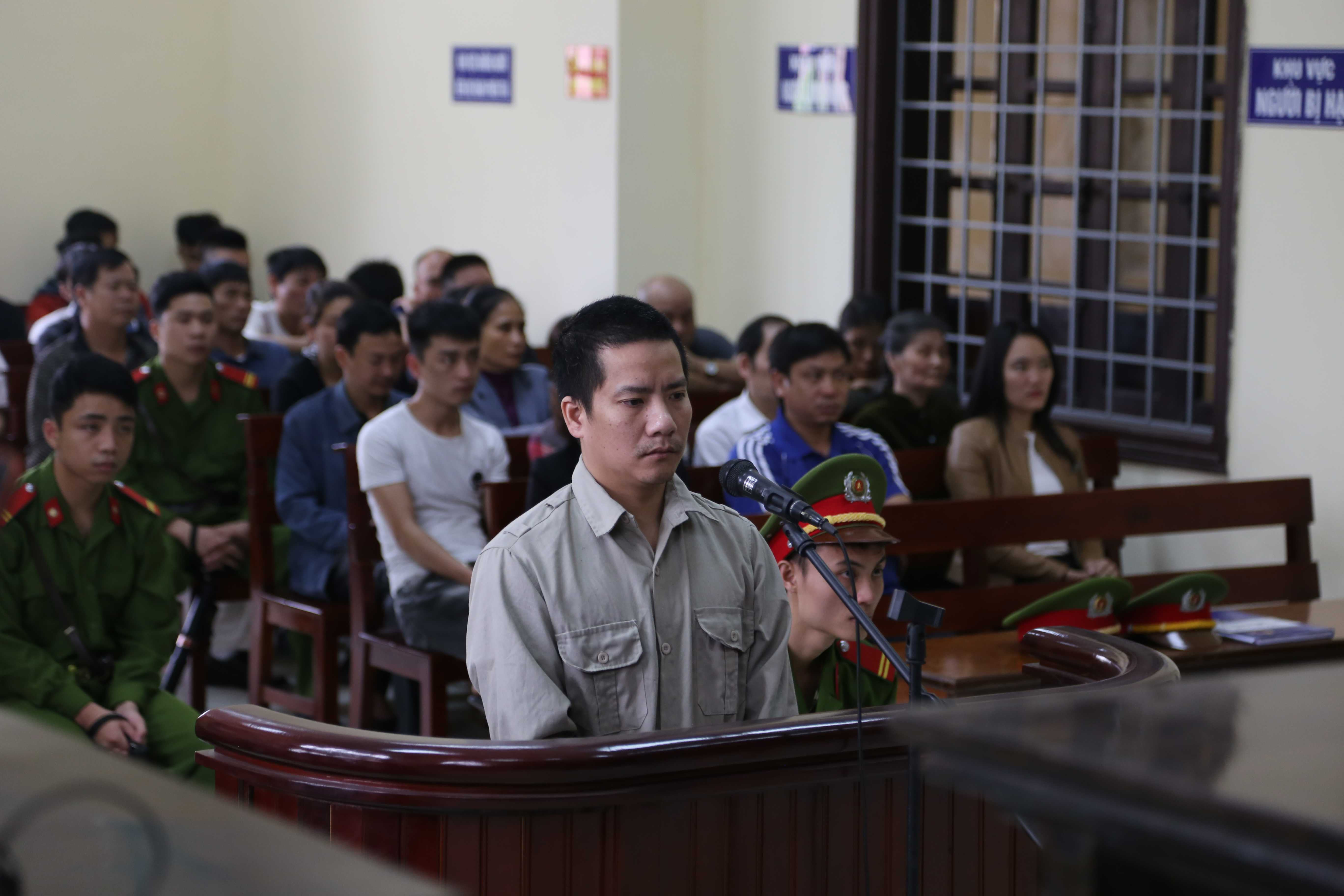 Chỉ vì va chạm giao thông và thiếu kiềm chế mà giờ đây Việt phải vào vòng lao lý còn Xuân Anh thì mất mạng.