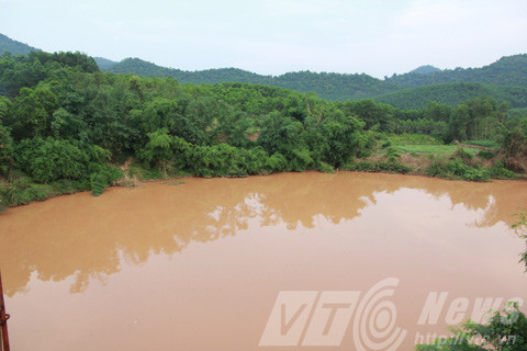 Vụng nước làng Sầy, nơi từng có giải khổng lồ ăn thịt người sinh sống