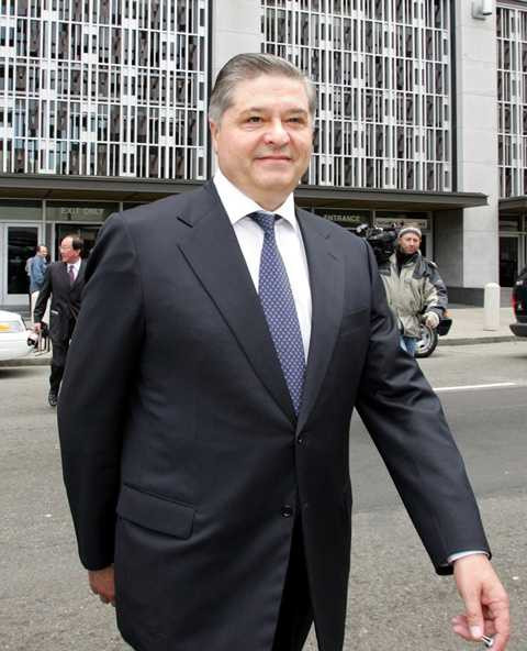 Cựu Thủ tướng Ukraine, ông Pavlo Lazarenko từng được coi là một trong những nhà lãnh đạo có nhiều hoạt động mờ ám ở nước ngoài thời còn đương chức Cựu Thủ tướng Ukraine, ông Pavlo Lazarenko từng được coi là một trong những nhà lãnh đạo có nhiều hoạt động mờ ám ở nước ngoài thời còn đương chức