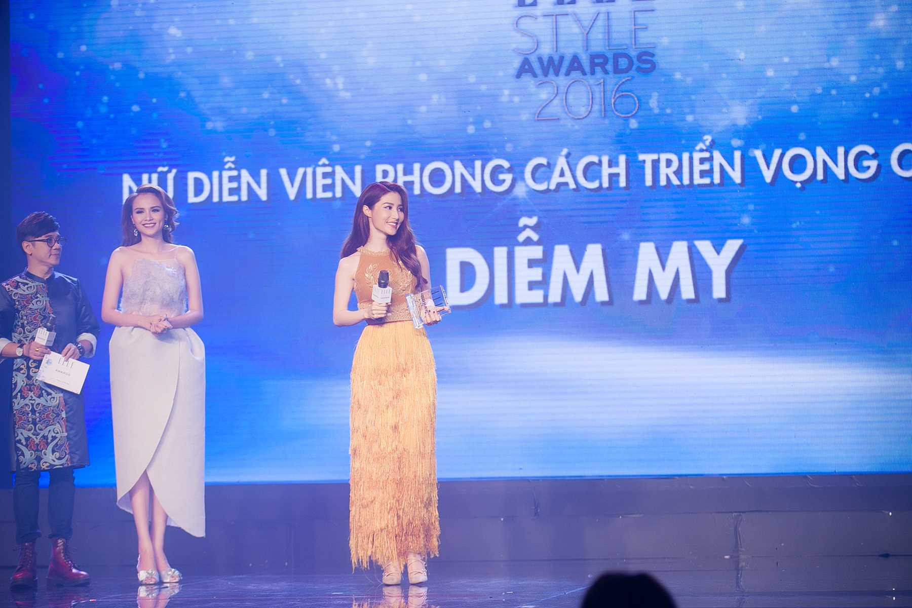 Diễm My 9x được vinh danh 'Diễn viên trẻ có phong cách triển vọng'