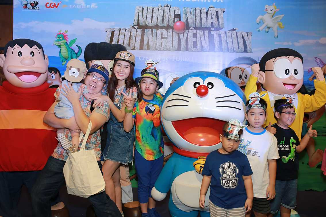 Diễn viên Gia Bảo đưa vợ con trở về tuổi thơ cùng Doraemon
