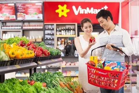 Mạng lưới bán lẻ của Vingroup có 50 TTTM Vincom, 800 Vinmart và Vinmart+_ 59 cửa hàng VinDS, 123 Vinpro và Vinpro+ và hàng triệu tài khoản Adayroi