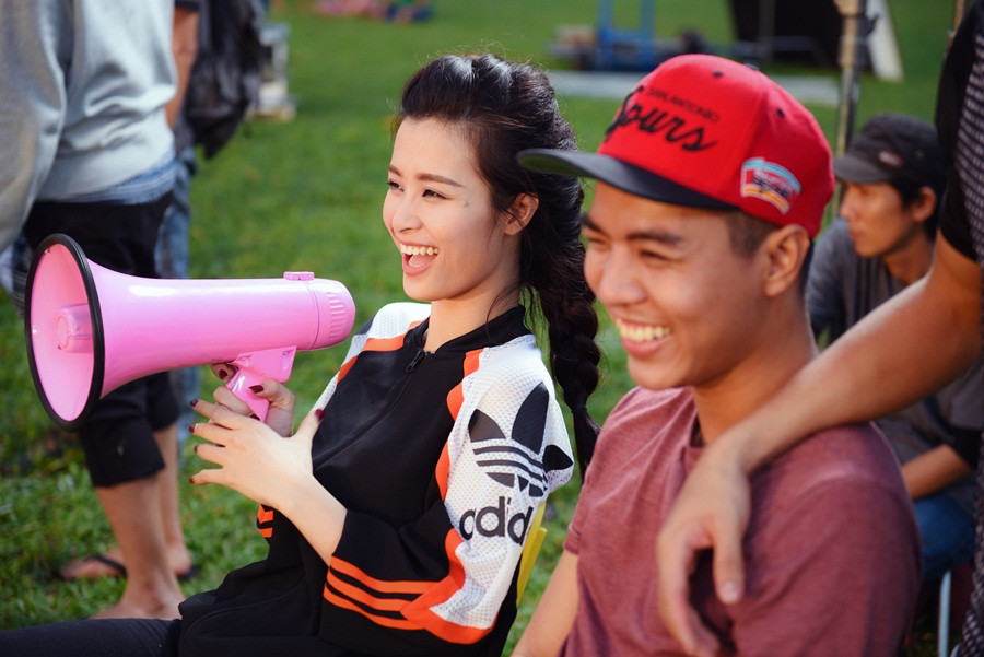 Đông Nhi tận tình chăm sóc, viết nhạc cho tân binh đậm phong cách Hàn