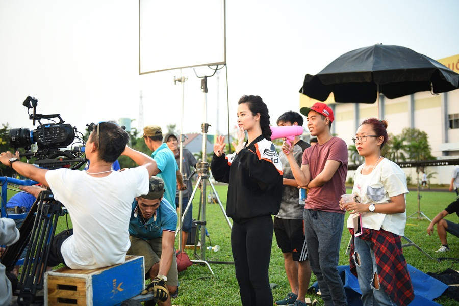 Đông Nhi tận tình chăm sóc, viết nhạc cho tân binh đậm phong cách Hàn