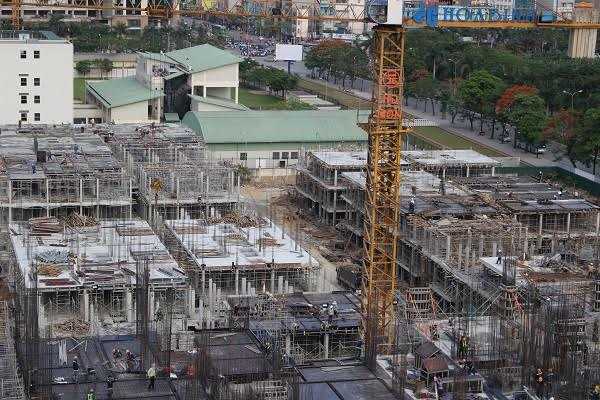 Mon City đang xây lên tầng 5 hạng mục chung cư và chuẩn bị bàn giao nhà phố thương mại