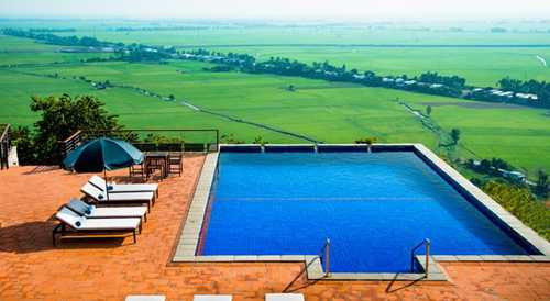 Núi Sam Châu Đốc - một trong những địa điểm lý tưởng cho các chuyến hành hương. Núi Sam Châu Đốc - một trong những địa điểm lý tưởng cho các chuyến hành hương.