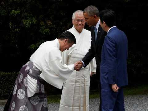 Tổng thống Obama được đón tiếp tại đền Shinto Ise.