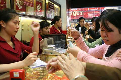 Giá vàng hôm nay 25/5 lao dốc thẳng đứng Giá vàng hôm nay 25/5 lao dốc thẳng đứng