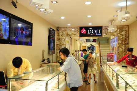 Giá vàng hôm nay 6/4 vượt giá vàng thế giới