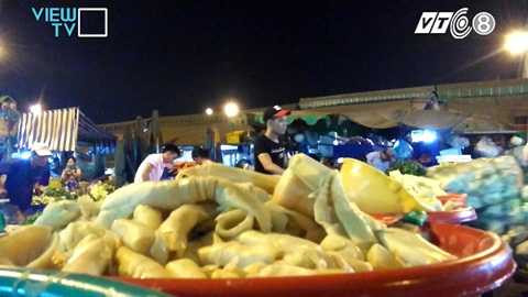 Theo ghi nhận của phóng viên, măng này rất mềm, nếu bóp nhẹ sẽ nát ngay Theo ghi nhận của phóng viên, măng này rất mềm, nếu bóp nhẹ sẽ nát ngay