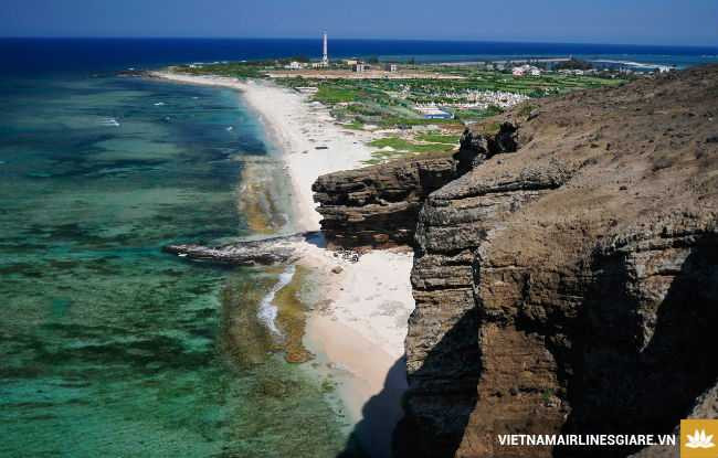 Biển Lý Sơn đang là điểm đến hấp dẫn với du khách trong mùa hè 2016 