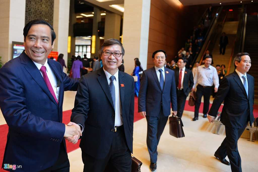 Giây phút các đại biểu Quốc hội khóa XIII chia tay kỳ họp cuối