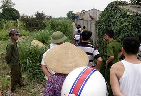 Lực lượng chức năng phong tỏa hiện trường phục vụ công tác điều tra làm rõ nguyên nhân vụ việc 