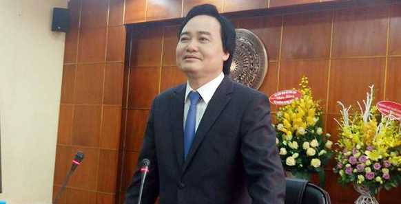 Bộ trưởng Phùng Xuân Nhạ trong ngày đầu làm việc tại Bộ GD-ĐT (Ảnh: GS Trần Văn Nhung)