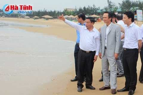 Đoàn khảo sát thực địa tại khu vực Bắc Thiên Cầm