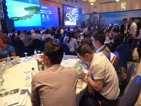 Rất nhiều nhà đầu tư đã quyết định đặt cọc ngay tại chỗ